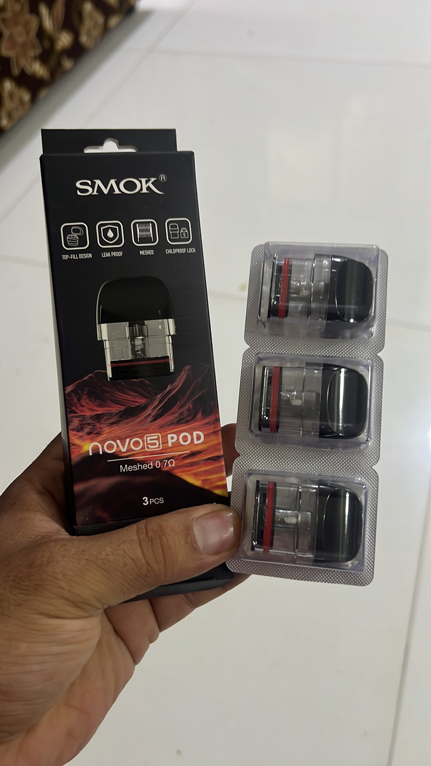 SMOK Novo 5 Replacement PODs, 0.7 Ohm, Built-In Coil, Meshed, MTL, High-Quality Refillable Pod for Enhanced Flavour and Vapor Production, SMOK Vaping PODs, Pack of 3, No Nicotine